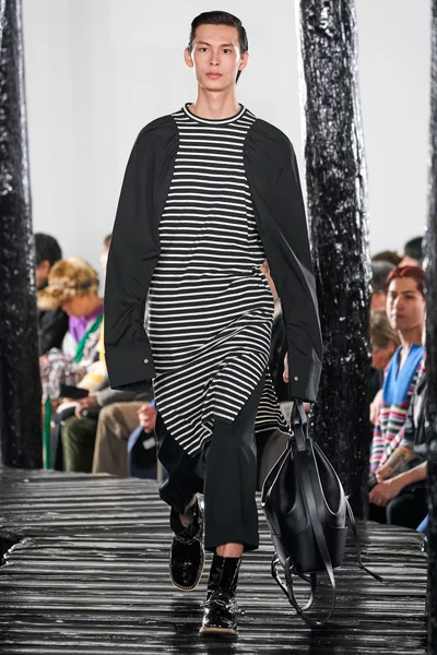 Look 3
